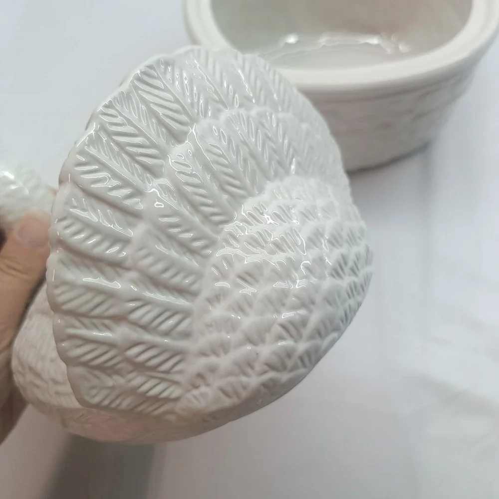Ceramic Vintage White Turkey On A Basket Covered Casserole Dish Festive Fall